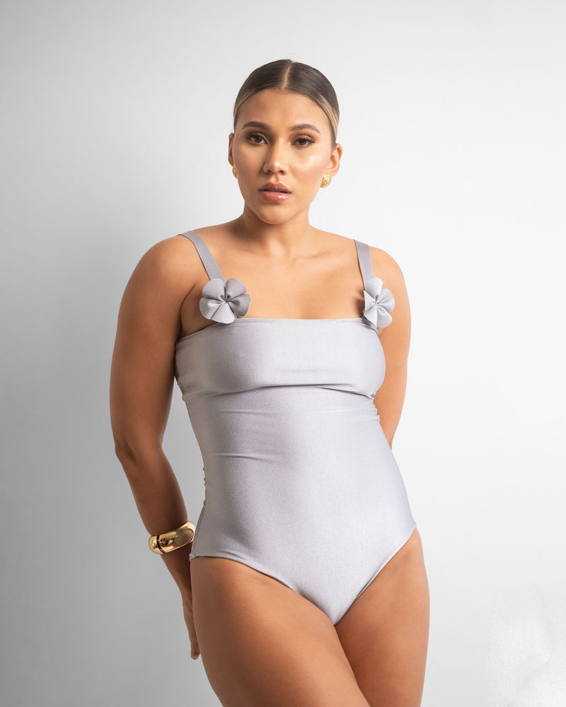 
                  
                    FLOR SET
                  
                